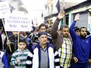 People from Shia community taking out protest rally against Pakistan at Poonch on Saturday.  -Excelsior/ Harbhajan