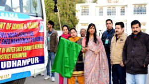 DDC, Yasha Mudgal flagging off field-cum-exposure tour at Udhampur.