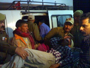 Injured of Gulha Ban accident being shifted to District Hospital Udhampur.