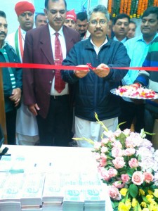 CEO, SMVDSB, Dr M K Bhandari, inaugurating fresh currency note counter at J&K Bank’s Business Unit at Vaishno Devi Bhawan.