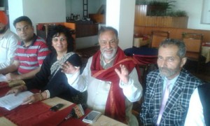 Prof Bhim Singh interacting with media persons at Jammu on Sunday. -Excelsior/Rakesh