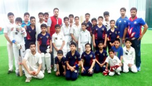 Trainees at KC Sports Club posing along with popular RJ 92.7 Big FM, Sarang on Monday.