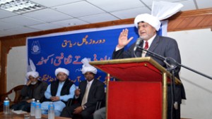 Transport Minister Abdul Gani Kohli expressing his views during Gojri Literary & Cultural meet at Jammu on Wednesday.