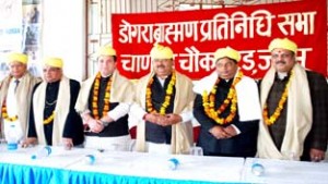 Brahmin MLAs being honoured by Dogra Brahmin Pratinidhi Sabha. -Excelsior/Rakesh