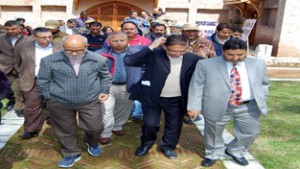 Minister for Public Works Syed Mohammad Altaf Bukhari and Minister for Education, Naeem Akhter while inspecting Mughal Gardens at Srinagar on Sunday.