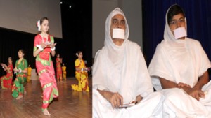 Dr Ruchika Ji Maharaj and Sadhvi Jinagya Ji during a function organised on the occasion of Mahavir Jayanti at Zorawar Singh Auditorium, University of Jammu on Thursday. -Excelsior/Rakesh