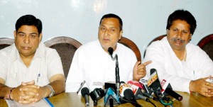 PCC leaders Sham Lal Sharma, Raman Bhalla & Ravinder Sharma addressing joint press conference in Jammu on Wednesday.        -Excelsior/ Rakesh