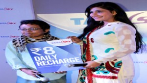 Stars of Tata Sky’s ‘Daily Recharge’ TVC-Neelu and Chotu, unveiling company’s ‘Daily Recharge’ voucher at Jammu.