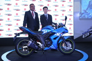 Atul Gupta, Executive Vice President and Kenji Hirozawa, General Manager Exports, SMIPL at the launch of Suzuki Gixxer SF. 