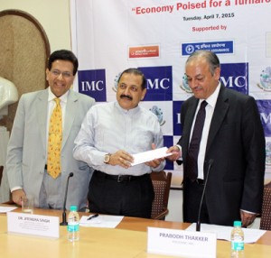 Dr Jitendra Singh, Union Minister of State for Development of North Eastern Region (Independent charge), Personnel-Public Grievances and Pensions, Department of Atomic Energy and Department of Space being presented a cheque of donation by IMC members for J & K relief and rehabilitation in Mumbai on Tuesday.