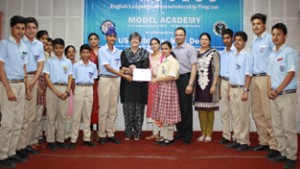 Students of MIER alongwith dignitaries during the concluding function of US Embassy Access Programme at Model Academy