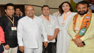 Balbir Ram Rattan & Dr Suresh Mangotra posing with Union Minister Thaber Chand Gehlot in New Delhi. 