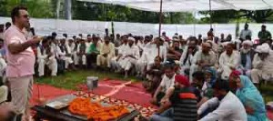 Minister for CAPD, Ch Zulfkar Ali addressing Gujjar and Bakerwal Community at Udhampur on Sunday.