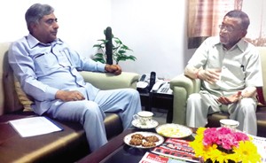 Minister for Agriculture, Ghulam Nabi Lone Hanjura in a meeting with Union Minister for Textiles, Santosh Kumar Gangwar at New Delhi.