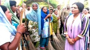 DC Reasi interacting with locals during ‘Shram Dhan’ at Aghar.
