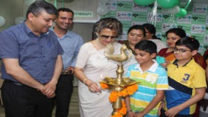 MLC Rani Gargi Blowria inaugurating Maximum Clinics at Gole Market Gandhi Nagar on Saturday.   —Excelsior/Rakesh