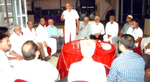 President MFJ Abdul Majid addressing Federation members during meeting in Jammu on Sunday.