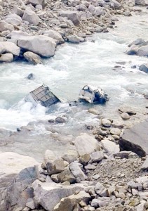 Ill-fated vehicle after accident near Panthyal in district Ramban.  -Excelsior/Parvaiz