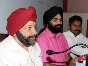 FORCE members addressing a press conference at Jammu on Sunday.  -Excelsior/Rakesh
