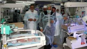 Chief Minister, Mufti Mohammad Sayeed inspecting wards of GP Pant Hospital.