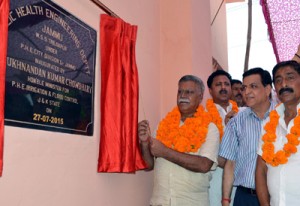 Minister for PHE, Sukhnandan Kumar inaugurating WSS at Trilokpur on Monday.