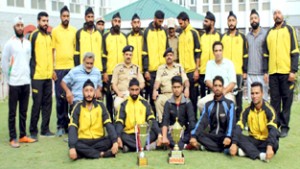 Hockey players posing alongwith IGP IR Kashmir at Baramulla on Thursday.