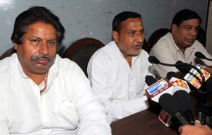 PCC leaders Sham Lal, Raman Bhalla and Ravinder Sharma addressing joint press conference in Jammu on Saturday. —Excelsior/Rakesh