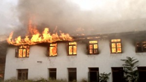 Old building of Baramulla District Hospital in flames. —Excelsior/Aabid Nabi