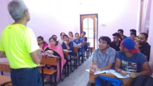 IIM alumni Atul Gopal importing tips to CAT aspirants during special workshop by Bulls Eye at Jammu on Thursday.