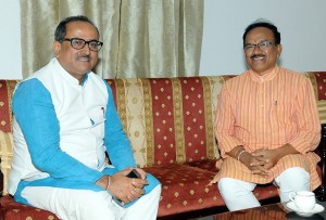 Deputy Chief Minister, Dr Nirmal Singh with Chief Minister of Goa, Laxmikant Parsekar at Panaji on Thursday.