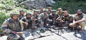 Arms and ammunition recovered in Paner forest area of Bandipora district on Sunday. —Excelsior/Aabid Nabi