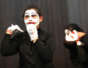 Artist displaying extraordinary skill during Display Your Talent at Jammu University on Friday. -Excelsior/ Rakesh