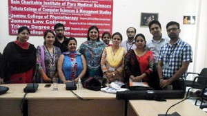 Participants of Pranic healing camp posing for group photograph. 