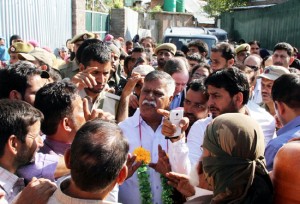 Minister for PHE, Sukhnandan Kumar Choudhary interacting with locals at Kawoosa on Friday.