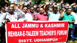 ReTs protesting on Teacher’s Day at Udhampur.