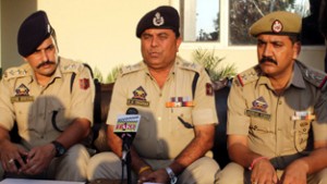 SP City Shiv Kumar Singh Chouhan interacting with media persons at Jammu on Wednesday. -Excelsior/Rakesh
