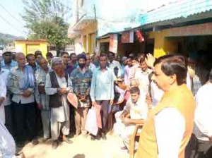 MoS Finance Pawan Gupta addressing public gathering at Bikhan Gala (Mand), District Udhampur.