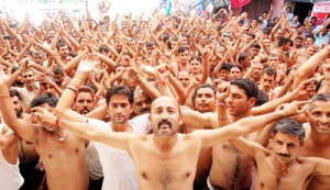 PHE workers staging protest demonstration outside Chief Engineer’s office on BC Road in Jammu on Wednesday.-Excelsior/Rakesh