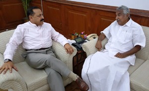 Chief Minister of Kerala, Oommen Chandy calling on Union Minister Dr Jitendra Singh at New Delhi.