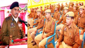 DGP, K Rajendra Kumar addressing police durbar at Baramulla.