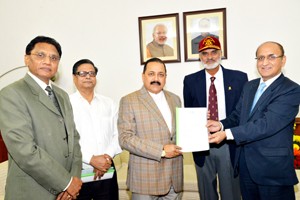 Union Minister Dr Jitendra Singh receiving a memorandum from a delegation of members of Public Service Commissions from different States, at New Delhi.