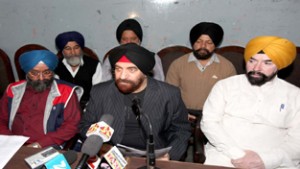 Sikh leaders interacting with media persons at Jammu on Tuesday. —Excelsior/Rakesh