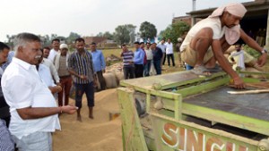 Minister for PHE, Sukhnandan Kumar during inspection of Wheat Procurement Centre at Sohanjana on Monday.