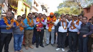 Newly elected team of Udhampur Beopar Mandal.