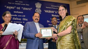 Union Minister Dr Jitendra Singh presenting the first - ever "Anubhav" awards for retiring officials, introduced by the Department of Pensions, at Vigyan Bhawan, New Delhi on Friday.