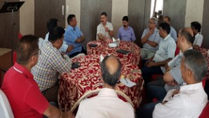 MD SIDCO Amit Sharma during deliberations with members of Industrial Association.