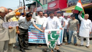 Sunil Dimple, president, Jammu West Assembly Movement along with activists during Tiranga rally on Monday.