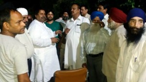 Former Minister, Raman Bhalla interacting with a deputation from Model Town, Digiana in Jammu.