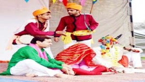 Natrang artists giving performance at Mankote.