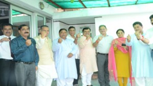 Suresh Chavhanke, Speaker Kavinder Gupta, MoS Priya Sethi & others during meeting at Jammu.